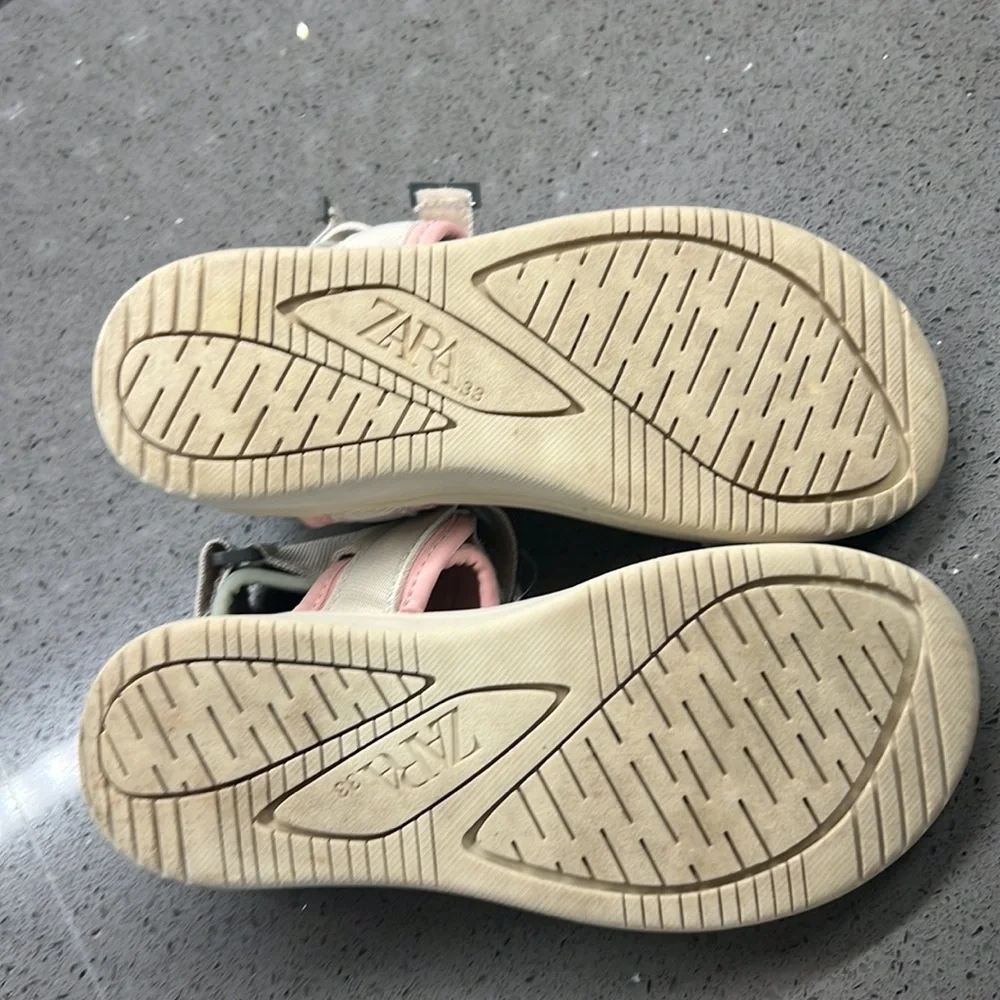 Zara technical sandals size 33 euro (2.5) in us